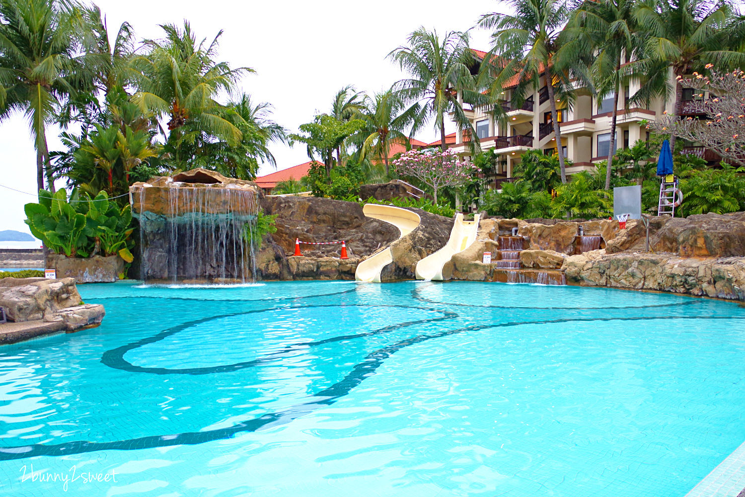 沙巴親子飯店》麥哲倫絲綢度假村 Magellan Sutera Resort~沙灘、泳池、滑水道,還有 KTV、健身房、電影院、保齡球館、兒童遊戲室~休閒設施豐富到讓你玩不完的度假村 @兔兒毛毛姊妹花 沙巴親子飯店》麥哲倫絲綢度假村 Magellan Sutera Resort~沙灘、泳池、滑水道,還有 KTV、健身房、電影院、保齡球館、兒童遊戲室~休閒設施豐富到讓你玩不完的度假村 @兔兒毛毛姊妹花