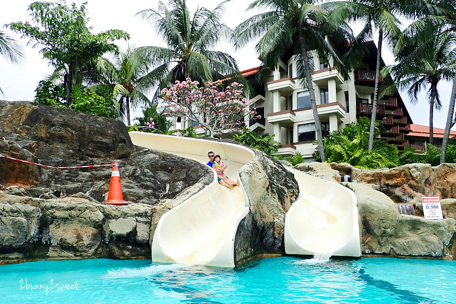 沙巴親子飯店》麥哲倫絲綢度假村 Magellan Sutera Resort~沙灘、泳池、滑水道,還有 KTV、健身房、電影院、保齡球館、兒童遊戲室~休閒設施豐富到讓你玩不完的度假村 @兔兒毛毛姊妹花 沙巴親子飯店》麥哲倫絲綢度假村 Magellan Sutera Resort~沙灘、泳池、滑水道,還有 KTV、健身房、電影院、保齡球館、兒童遊戲室~休閒設施豐富到讓你玩不完的度假村 @兔兒毛毛姊妹花