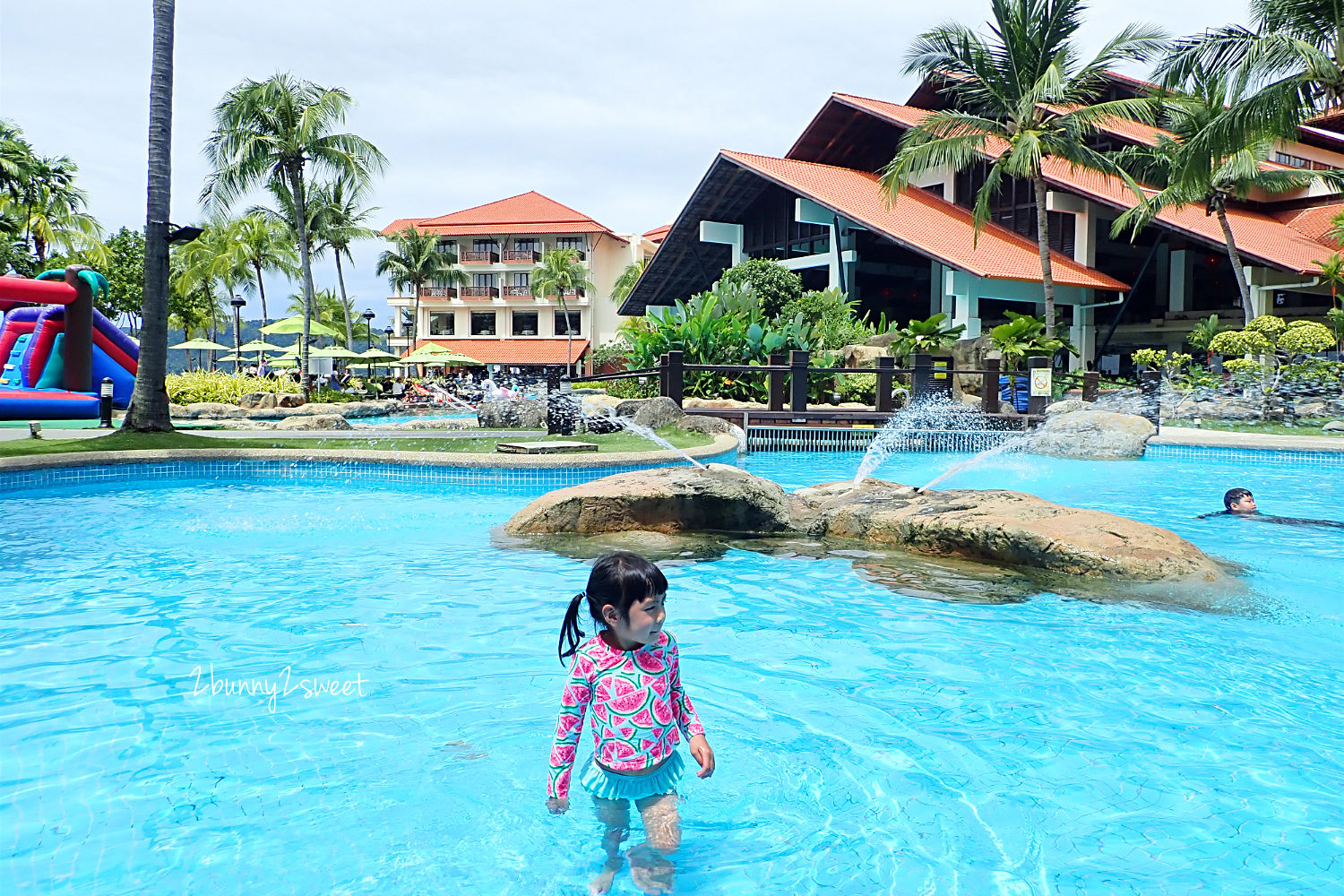 沙巴親子飯店》麥哲倫絲綢度假村 Magellan Sutera Resort~沙灘、泳池、滑水道,還有 KTV、健身房、電影院、保齡球館、兒童遊戲室~休閒設施豐富到讓你玩不完的度假村 @兔兒毛毛姊妹花 沙巴親子飯店》麥哲倫絲綢度假村 Magellan Sutera Resort~沙灘、泳池、滑水道,還有 KTV、健身房、電影院、保齡球館、兒童遊戲室~休閒設施豐富到讓你玩不完的度假村 @兔兒毛毛姊妹花