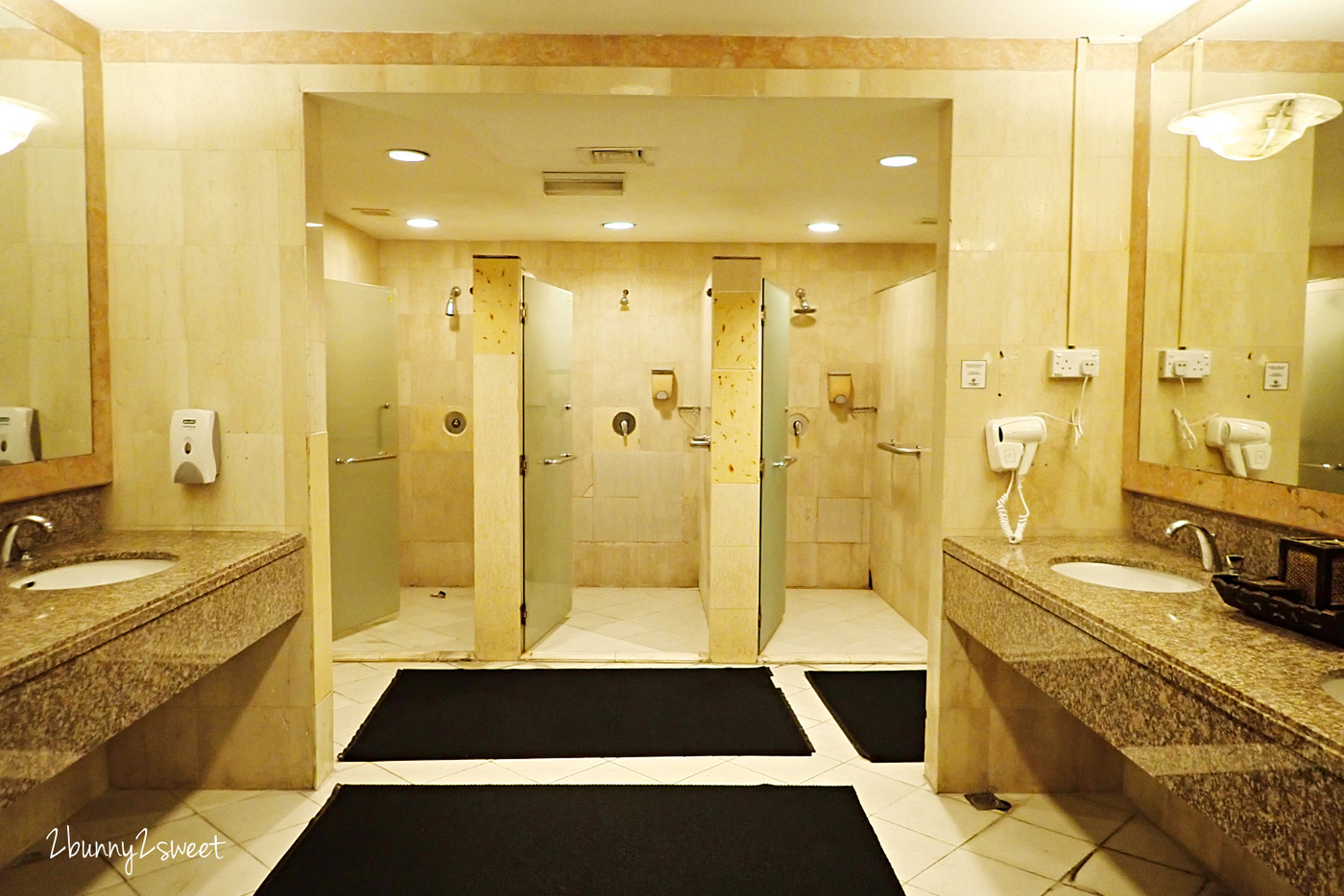 沙巴親子飯店》麥哲倫絲綢度假村 Magellan Sutera Resort~沙灘、泳池、滑水道,還有 KTV、健身房、電影院、保齡球館、兒童遊戲室~休閒設施豐富到讓你玩不完的度假村 @兔兒毛毛姊妹花 沙巴親子飯店》麥哲倫絲綢度假村 Magellan Sutera Resort~沙灘、泳池、滑水道,還有 KTV、健身房、電影院、保齡球館、兒童遊戲室~休閒設施豐富到讓你玩不完的度假村 @兔兒毛毛姊妹花