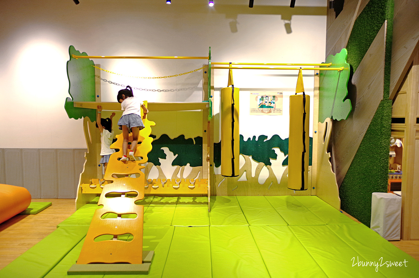 台中親子餐廳》Hide & Seek 嘻遊聚親子餐廳~夢幻球池滑梯 x氣墊跳跳攀爬設施 x 德國 HABA 遊具 x 決明子沙坑~台中西屯中科商圈高質感又好吃的親子餐廳|室內景點|雨天景點 @兔兒毛毛姊妹花 台中親子餐廳》Hide & Seek 嘻遊聚親子餐廳~夢幻球池滑梯 x氣墊跳跳攀爬設施 x 德國 HABA 遊具 x 決明子沙坑~台中西屯中科商圈高質感又好吃的親子餐廳|室內景點|雨天景點 @兔兒毛毛姊妹花