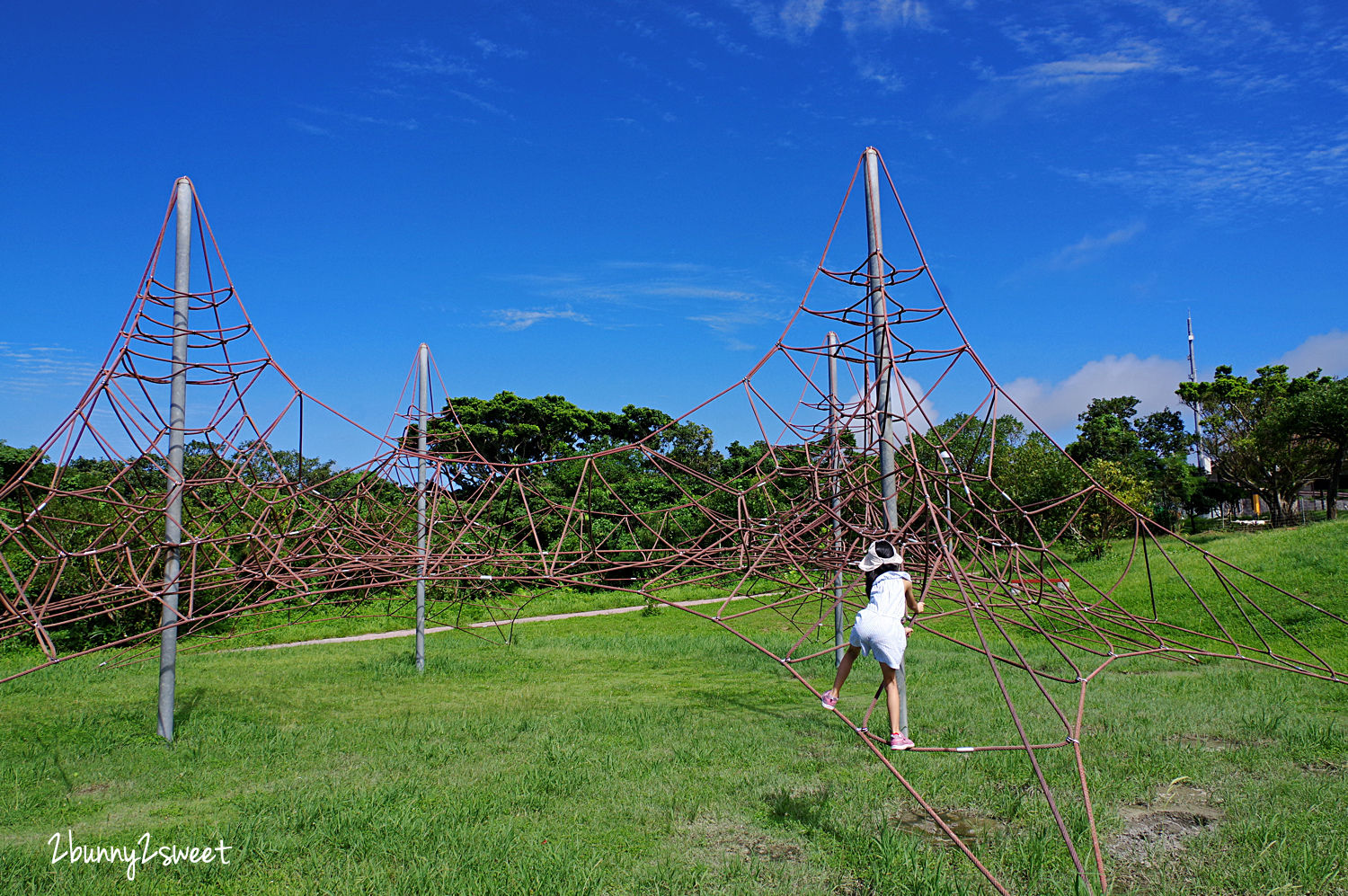 沖繩景點「南城城跡之路公園」沖繩南部免費溜滑梯公園 海景超長溜滑梯太療癒 @兔兒毛毛姊妹花 沖繩景點「南城城跡之路公園」沖繩南部免費溜滑梯公園 海景超長溜滑梯太療癒 @兔兒毛毛姊妹花