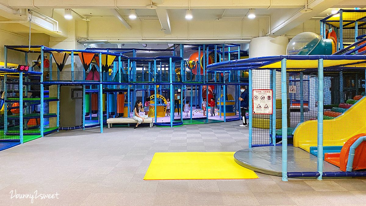 台北信義親子餐廳》Leo’s Playland 樂幼屋親子派對歡樂園~450 坪超大空間 x 好玩又安全的放電設施 x 幼童、兒童徹底分齡安心玩~雨天、豔陽天的室內吹冷氣遛小孩好所在|捷運淡水信義線景點 @兔兒毛毛姊妹花 台北信義親子餐廳》Leo’s Playland 樂幼屋親子派對歡樂園~450 坪超大空間 x 好玩又安全的放電設施 x 幼童、兒童徹底分齡安心玩~雨天、豔陽天的室內吹冷氣遛小孩好所在|捷運淡水信義線景點 @兔兒毛毛姊妹花