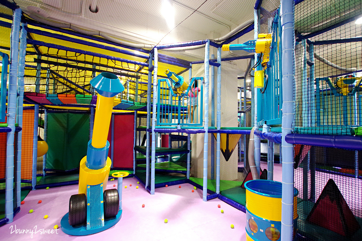 台北信義親子餐廳》Leo’s Playland 樂幼屋親子派對歡樂園~450 坪超大空間 x 好玩又安全的放電設施 x 幼童、兒童徹底分齡安心玩~雨天、豔陽天的室內吹冷氣遛小孩好所在|捷運淡水信義線景點 @兔兒毛毛姊妹花 台北信義親子餐廳》Leo’s Playland 樂幼屋親子派對歡樂園~450 坪超大空間 x 好玩又安全的放電設施 x 幼童、兒童徹底分齡安心玩~雨天、豔陽天的室內吹冷氣遛小孩好所在|捷運淡水信義線景點 @兔兒毛毛姊妹花