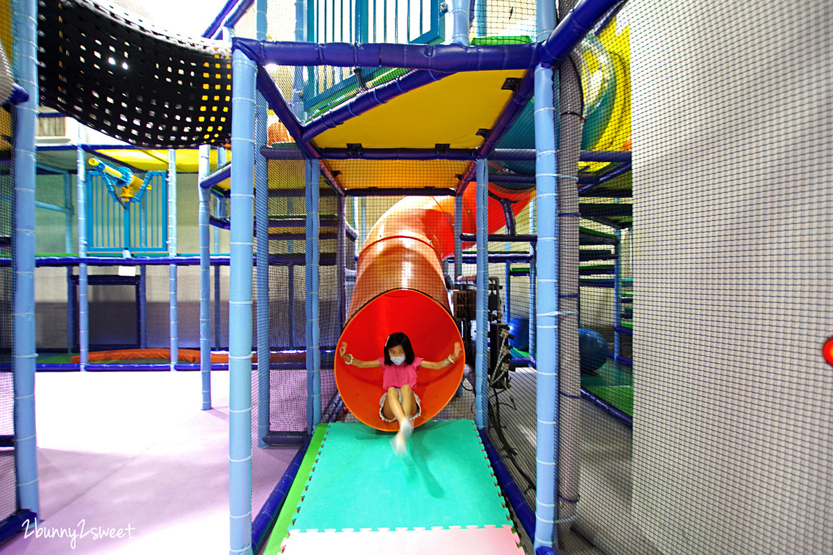 台北信義親子餐廳》Leo’s Playland 樂幼屋親子派對歡樂園~450 坪超大空間 x 好玩又安全的放電設施 x 幼童、兒童徹底分齡安心玩~雨天、豔陽天的室內吹冷氣遛小孩好所在|捷運淡水信義線景點 @兔兒毛毛姊妹花 台北信義親子餐廳》Leo’s Playland 樂幼屋親子派對歡樂園~450 坪超大空間 x 好玩又安全的放電設施 x 幼童、兒童徹底分齡安心玩~雨天、豔陽天的室內吹冷氣遛小孩好所在|捷運淡水信義線景點 @兔兒毛毛姊妹花
