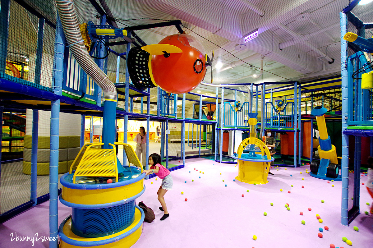 台北信義親子餐廳》Leo’s Playland 樂幼屋親子派對歡樂園~450 坪超大空間 x 好玩又安全的放電設施 x 幼童、兒童徹底分齡安心玩~雨天、豔陽天的室內吹冷氣遛小孩好所在|捷運淡水信義線景點 @兔兒毛毛姊妹花 台北信義親子餐廳》Leo’s Playland 樂幼屋親子派對歡樂園~450 坪超大空間 x 好玩又安全的放電設施 x 幼童、兒童徹底分齡安心玩~雨天、豔陽天的室內吹冷氣遛小孩好所在|捷運淡水信義線景點 @兔兒毛毛姊妹花