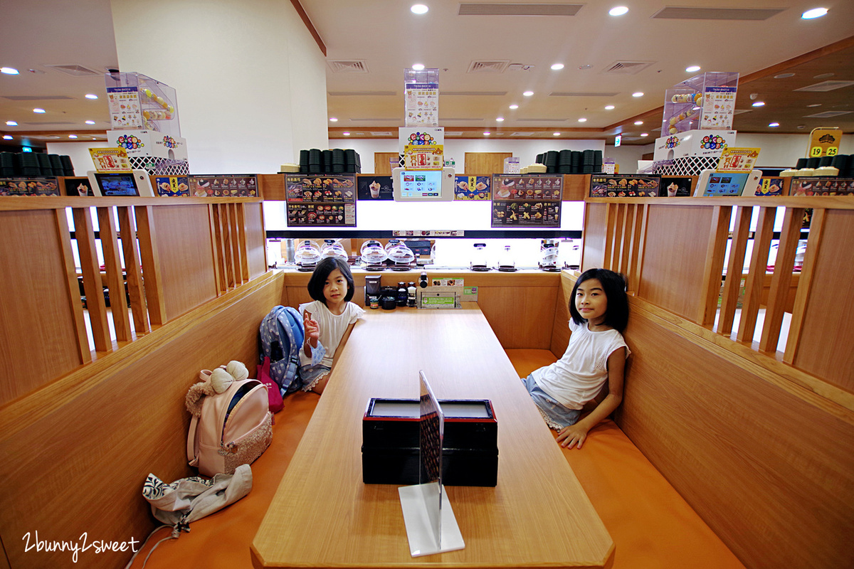 宜蘭美食迴轉壽司》藏壽司宜蘭新月店~藏壽司進軍宜蘭新月廣場,限時九折優惠活動 x 藏壽司拉拉熊扭蛋 x 限量拉拉熊金銀賞 x 七月推薦壽司 & 甜點菜單|交通資訊|用餐方式 @兔兒毛毛姊妹花 宜蘭美食迴轉壽司》藏壽司宜蘭新月店~藏壽司進軍宜蘭新月廣場,限時九折優惠活動 x 藏壽司拉拉熊扭蛋 x 限量拉拉熊金銀賞 x 七月推薦壽司 & 甜點菜單|交通資訊|用餐方式 @兔兒毛毛姊妹花