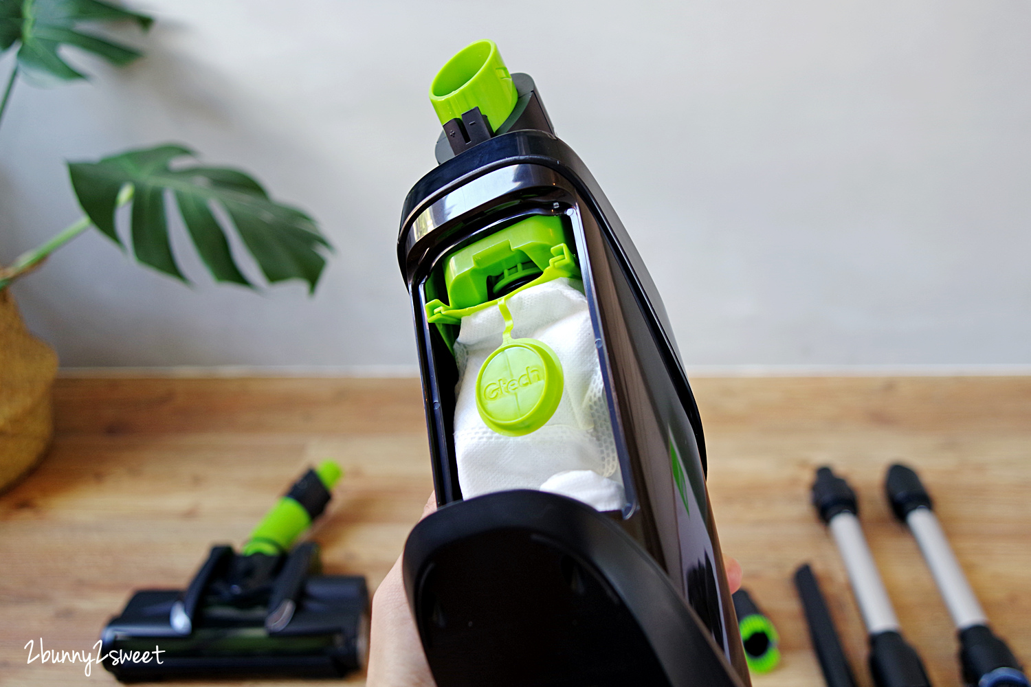 吸塵器推薦》英國 Gtech 小綠 ProLite 極輕巧無線吸塵器~手持、地板、拍打除蟎一次搞定~擁有高性能和高 C/P 值的居家清潔好幫手 @兔兒毛毛姊妹花 吸塵器推薦》英國 Gtech 小綠 ProLite 極輕巧無線吸塵器~手持、地板、拍打除蟎一次搞定~擁有高性能和高 C/P 值的居家清潔好幫手 @兔兒毛毛姊妹花