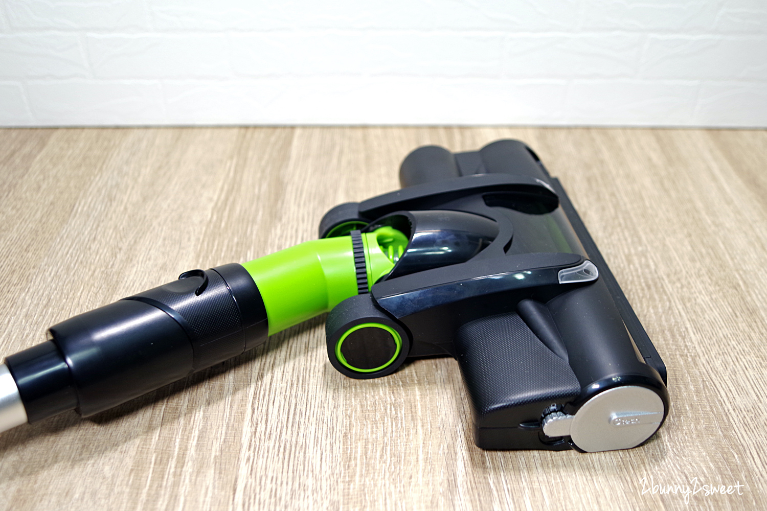吸塵器推薦》英國 Gtech 小綠 ProLite 極輕巧無線吸塵器~手持、地板、拍打除蟎一次搞定~擁有高性能和高 C/P 值的居家清潔好幫手 @兔兒毛毛姊妹花 吸塵器推薦》英國 Gtech 小綠 ProLite 極輕巧無線吸塵器~手持、地板、拍打除蟎一次搞定~擁有高性能和高 C/P 值的居家清潔好幫手 @兔兒毛毛姊妹花