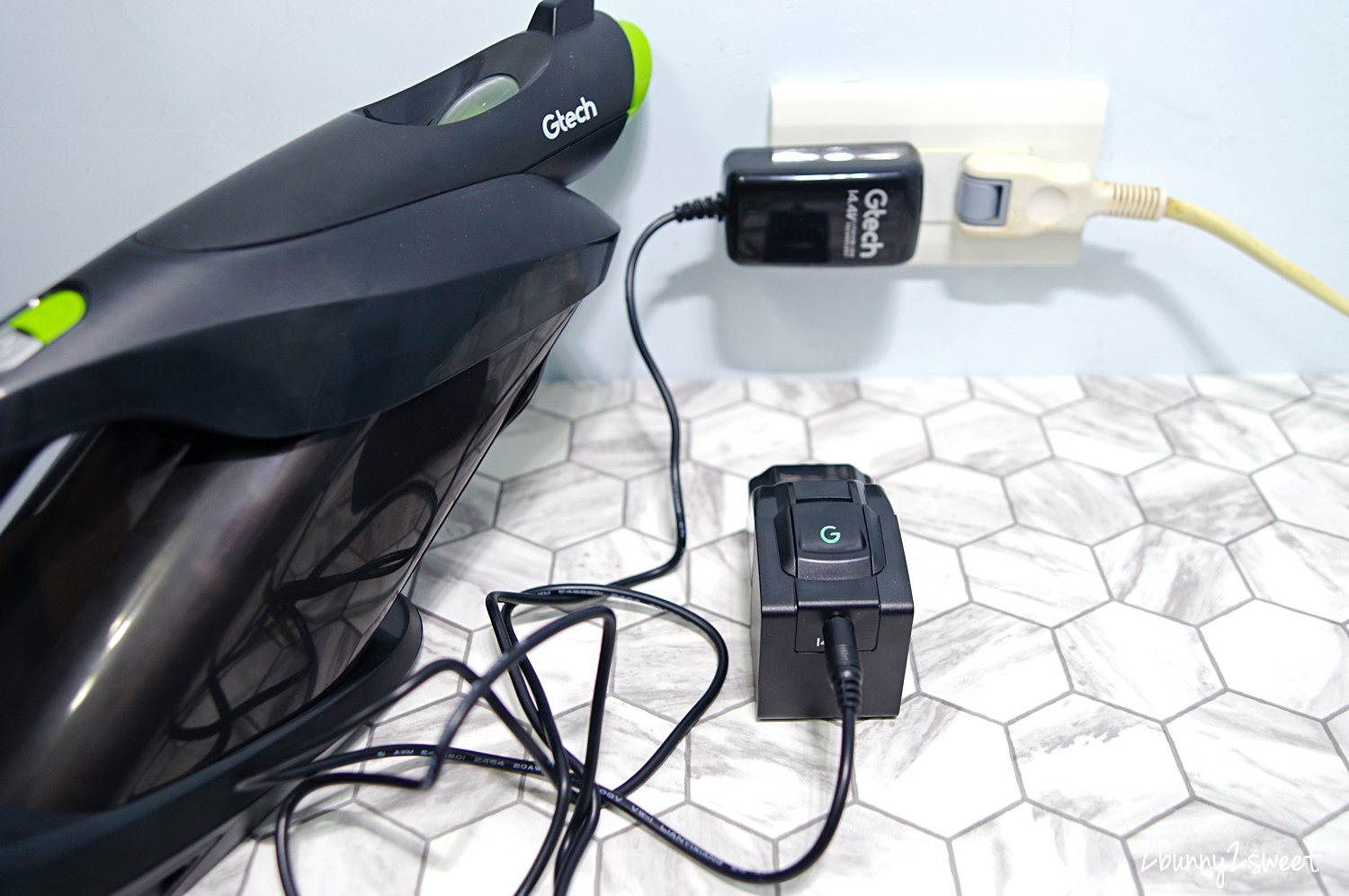 吸塵器推薦》英國 Gtech 小綠 ProLite 極輕巧無線吸塵器~手持、地板、拍打除蟎一次搞定~擁有高性能和高 C/P 值的居家清潔好幫手 @兔兒毛毛姊妹花 吸塵器推薦》英國 Gtech 小綠 ProLite 極輕巧無線吸塵器~手持、地板、拍打除蟎一次搞定~擁有高性能和高 C/P 值的居家清潔好幫手 @兔兒毛毛姊妹花