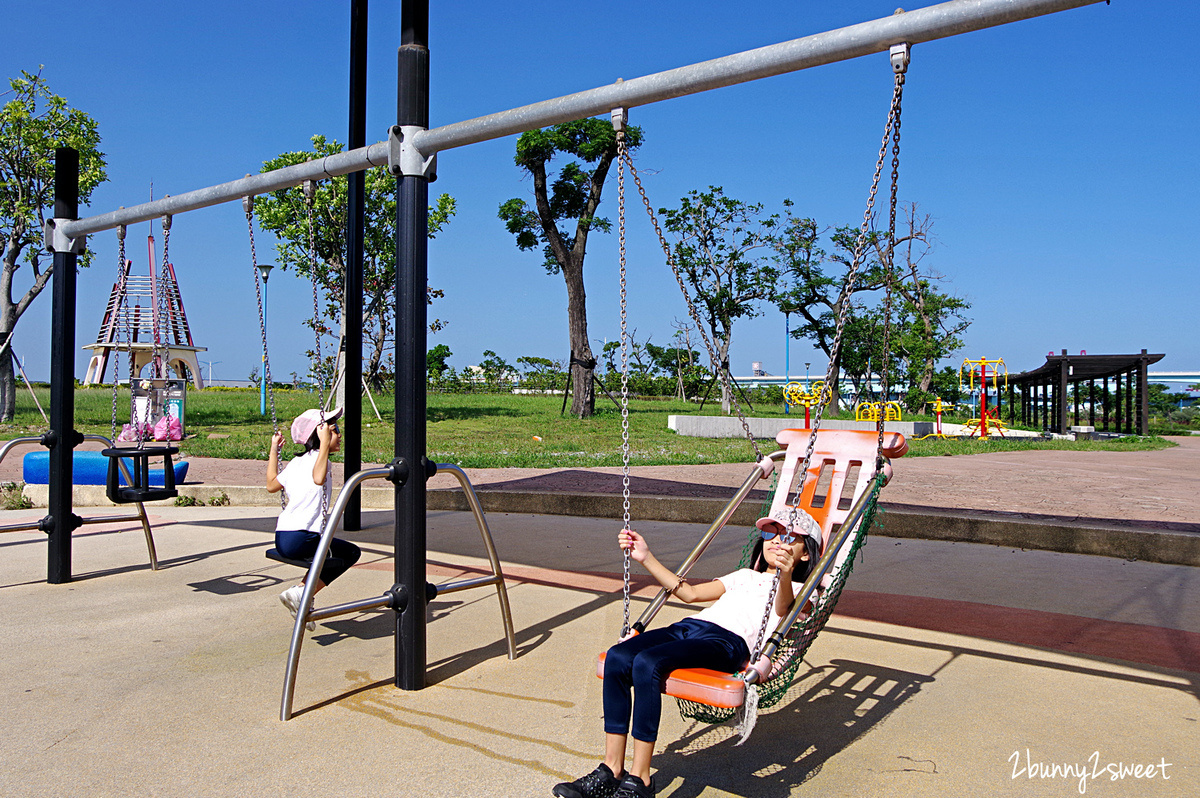 新北親子景點》八里商港公園~超可愛鯨魚地景溜滑梯、攀岩場、盪鞦韆、搖搖椅~無障礙共融遊戲場適合小小孩|八里一日遊景點 @兔兒毛毛姊妹花 新北親子景點》八里商港公園~超可愛鯨魚地景溜滑梯、攀岩場、盪鞦韆、搖搖椅~無障礙共融遊戲場適合小小孩|八里一日遊景點 @兔兒毛毛姊妹花