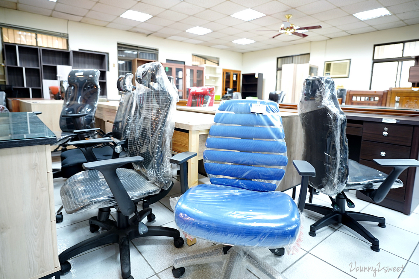 台中家具行推薦》中友家具~3000 坪超大賣場,家具款式超齊全,尺寸材質都能客製,還有超狂驚爆價可以撿便宜~難怪很多人跨縣市來這個全台最大傢俱發貨中心買家具 @兔兒毛毛姊妹花 台中家具行推薦》中友家具~3000 坪超大賣場,家具款式超齊全,尺寸材質都能客製,還有超狂驚爆價可以撿便宜~難怪很多人跨縣市來這個全台最大傢俱發貨中心買家具 @兔兒毛毛姊妹花