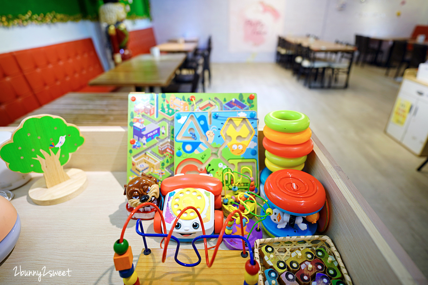台北親子餐廳》Ho’Me廚房&親子餐廳~超難得餐點美味、價格又親民的親子餐廳!! 6 歲以下只要 30 元入場費就能玩遍三個遊戲區,包場辦趴慶生、收涎、抓周也很可以優 @兔兒毛毛姊妹花 台北親子餐廳》Ho’Me廚房&親子餐廳~超難得餐點美味、價格又親民的親子餐廳!! 6 歲以下只要 30 元入場費就能玩遍三個遊戲區,包場辦趴慶生、收涎、抓周也很可以優 @兔兒毛毛姊妹花