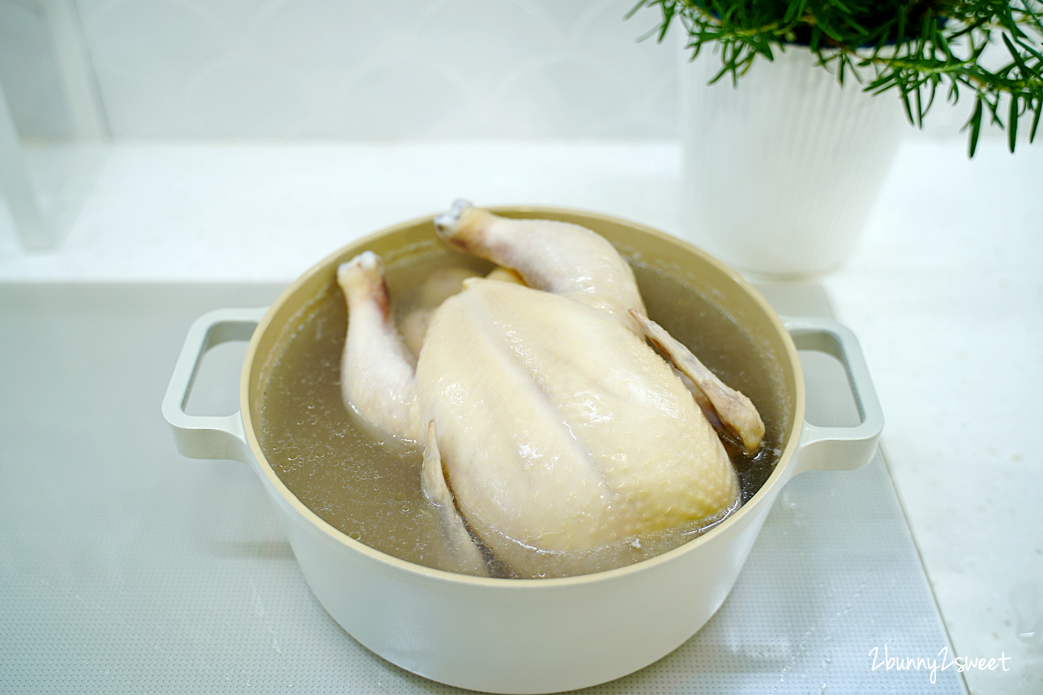 氣炸烤箱食譜》蜜汁烤雞~氣炸過程中刷上這個秘密武器,表皮上色、多汁又美味~氣炸烤雞溫度及時間|氣炸鍋料理、氣炸烤箱懶人食譜 @兔兒毛毛姊妹花 氣炸烤箱食譜》蜜汁烤雞~氣炸過程中刷上這個秘密武器,表皮上色、多汁又美味~氣炸烤雞溫度及時間|氣炸鍋料理、氣炸烤箱懶人食譜 @兔兒毛毛姊妹花