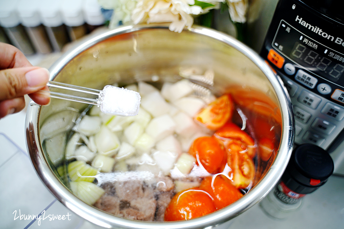 電鍋/壓力鍋食譜》清燉番茄牛肉湯~只靠原型食物湯頭就可以超鮮甜!!一個關鍵步驟讓湯頭清澈美味~也可以燙個麵條變身清燉番茄牛肉麵!! @兔兒毛毛姊妹花 電鍋/壓力鍋食譜》清燉番茄牛肉湯~只靠原型食物湯頭就可以超鮮甜!!一個關鍵步驟讓湯頭清澈美味~也可以燙個麵條變身清燉番茄牛肉麵!! @兔兒毛毛姊妹花