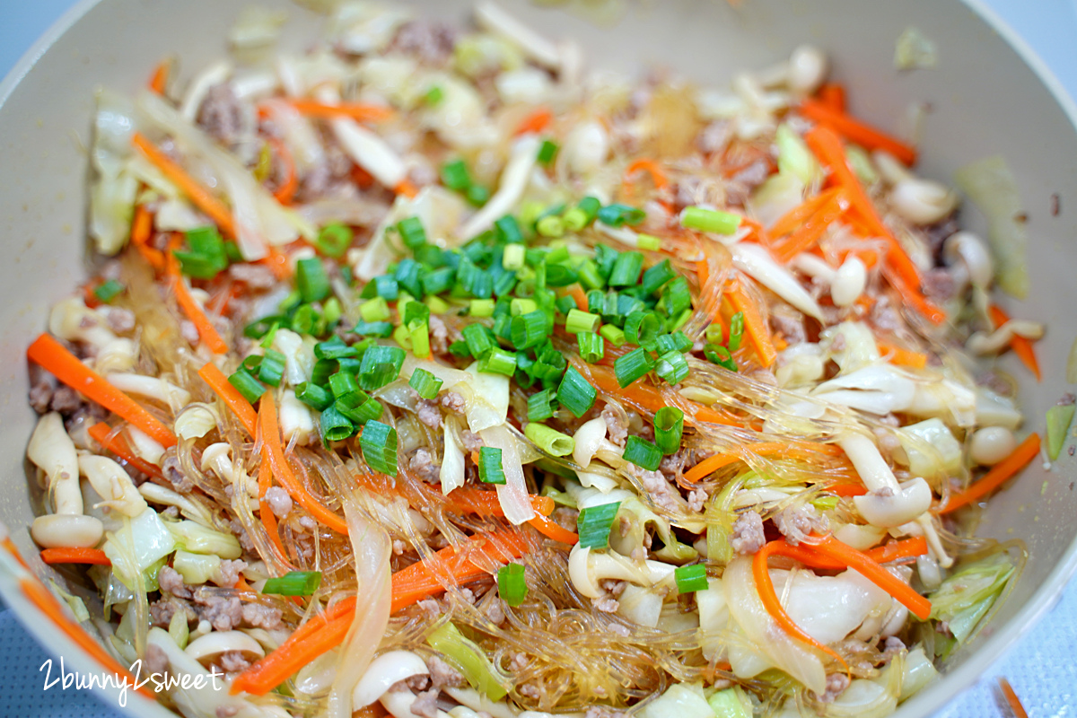 熱炒食譜》什錦炒冬粉~一鍋到底,10 分鐘上菜!! 有菜、有肉、有主食,口味、口感都超棒!! 一鍋搞定一餐就是這麼簡單 @兔兒毛毛姊妹花 熱炒食譜》什錦炒冬粉~一鍋到底,10 分鐘上菜!! 有菜、有肉、有主食,口味、口感都超棒!! 一鍋搞定一餐就是這麼簡單 @兔兒毛毛姊妹花