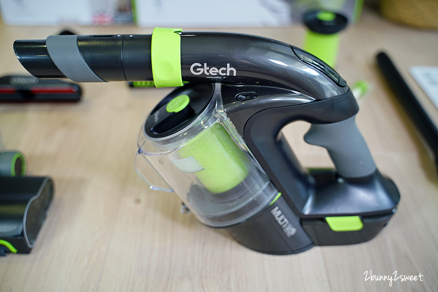 吸塵器推薦》英國 Gtech 小綠 Multi Plus K9 寵物版無線除蟎吸塵器~超強吸力搭配電動滾輪刷頭,拍打吸塵超乾淨,手持、地板兩用!! @兔兒毛毛姊妹花 吸塵器推薦》英國 Gtech 小綠 Multi Plus K9 寵物版無線除蟎吸塵器~超強吸力搭配電動滾輪刷頭,拍打吸塵超乾淨,手持、地板兩用!! @兔兒毛毛姊妹花