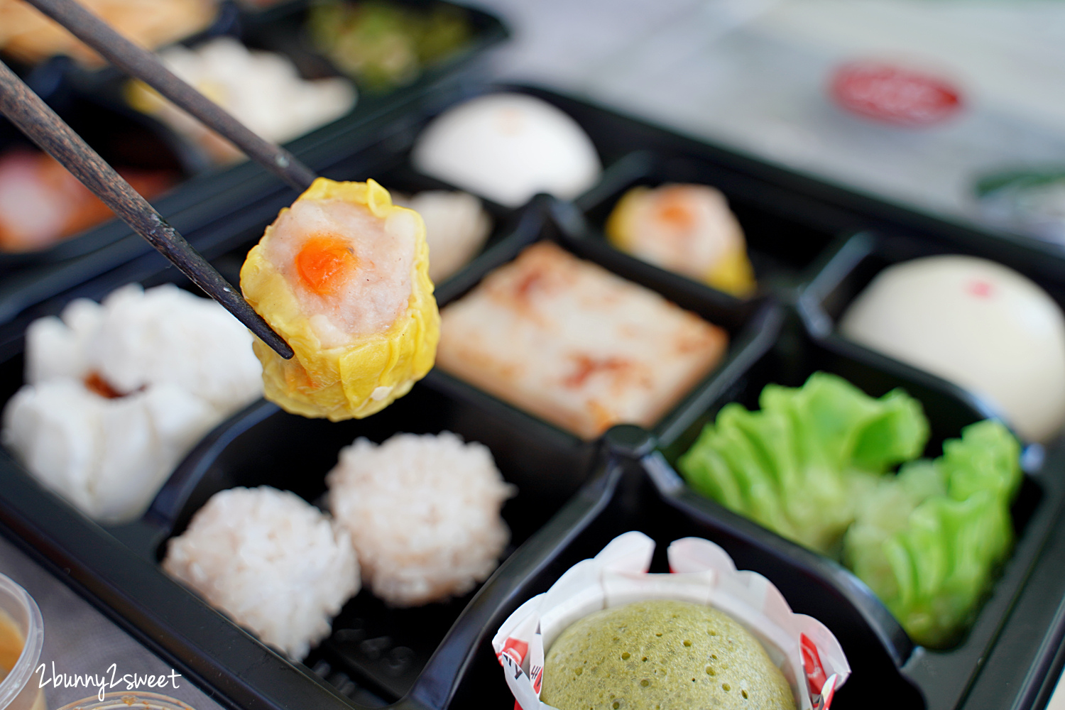 台北美食》台北福華珍珠坊外帶便當盒餐 港點粵菜27品~精緻九宮格盒餐,一次品嚐 27 品經典港點粵菜,飽足又解饞!! @兔兒毛毛姊妹花 台北美食》台北福華珍珠坊外帶便當盒餐 港點粵菜27品~精緻九宮格盒餐,一次品嚐 27 品經典港點粵菜,飽足又解饞!! @兔兒毛毛姊妹花