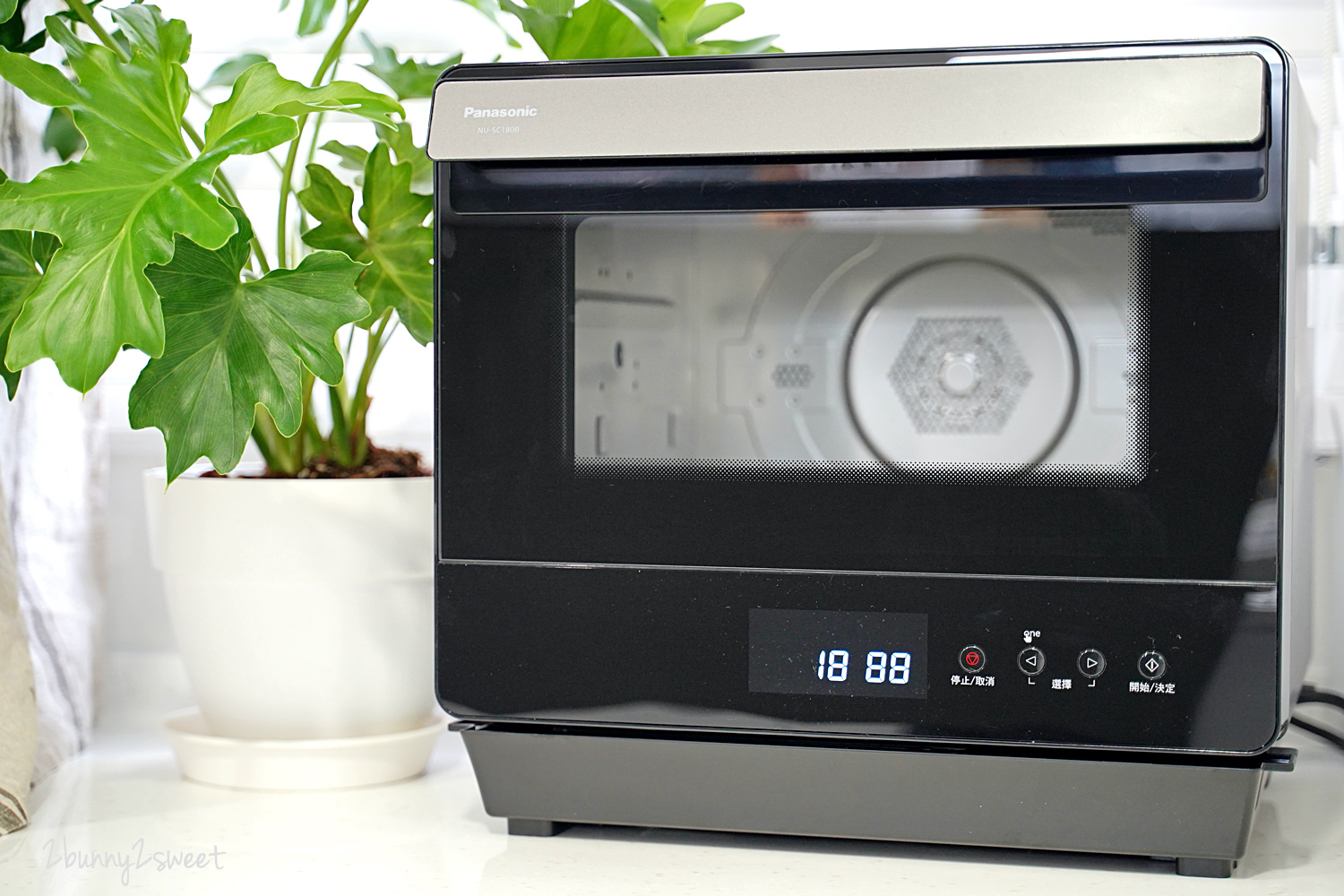 廚房家電開箱》Panasonic 蒸氣烘烤爐 NU-SC180B~輕鬆帶著孩子做親子料理,蒸、烤、煎、炸、烘、燉多功能,一機抵多機。趁『集雅社生日慶』買起來,真的省很大~ @兔兒毛毛姊妹花 廚房家電開箱》Panasonic 蒸氣烘烤爐 NU-SC180B~輕鬆帶著孩子做親子料理,蒸、烤、煎、炸、烘、燉多功能,一機抵多機。趁『集雅社生日慶』買起來,真的省很大~ @兔兒毛毛姊妹花
