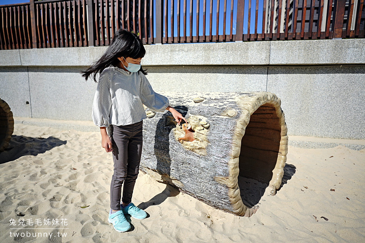 新竹親子景點》竹東台泥公園～超美山丘地景兒童遊戲場，攀爬網、溜滑梯、大沙坑好好玩｜竹東藝術花廊 @兔兒毛毛姊妹花