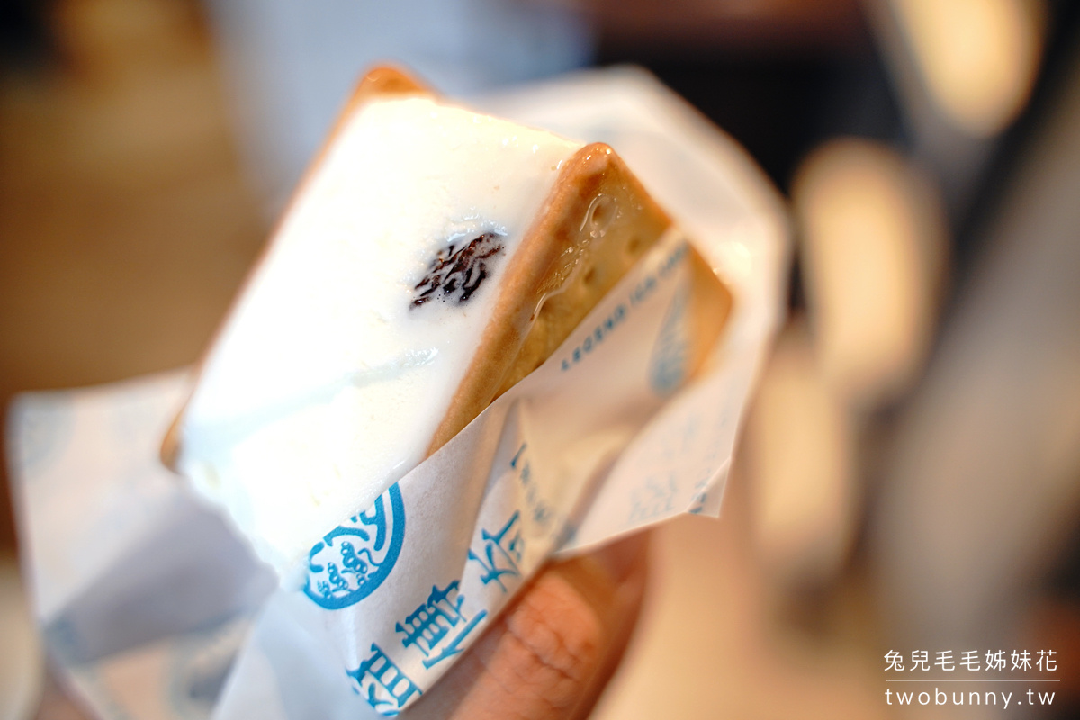 台中美食》松盈傳奇冰淇淋~超人氣古早味三明治冰淇淋,純手工製作口感超綿密!! @兔兒毛毛姊妹花 台中美食》松盈傳奇冰淇淋~超人氣古早味三明治冰淇淋,純手工製作口感超綿密!! @兔兒毛毛姊妹花