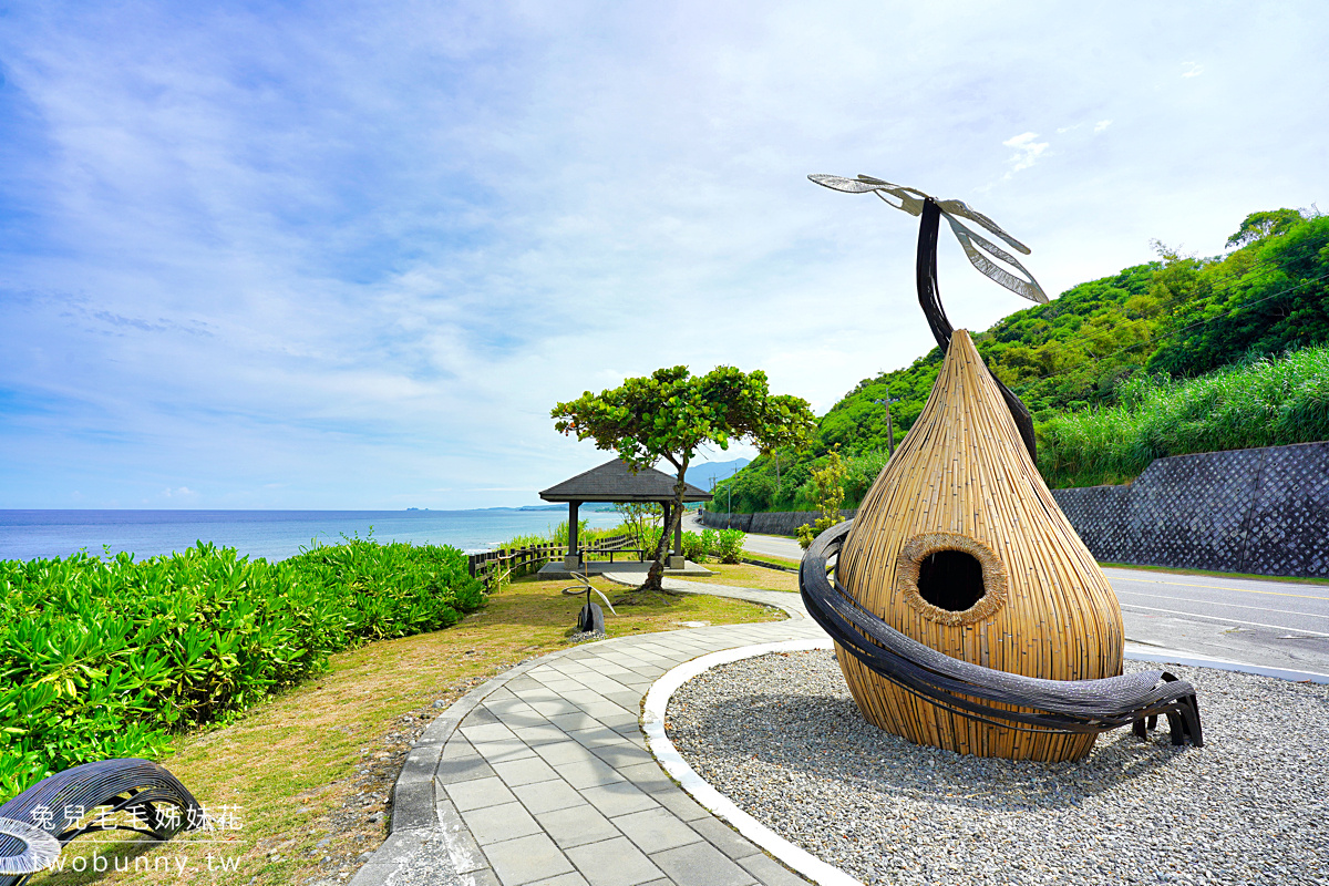 台東免費景點》齒草橋休憩區～台11線免費看海秘境!! 東海岸大地藝術節四葉草竹屋 @兔兒毛毛姊妹花