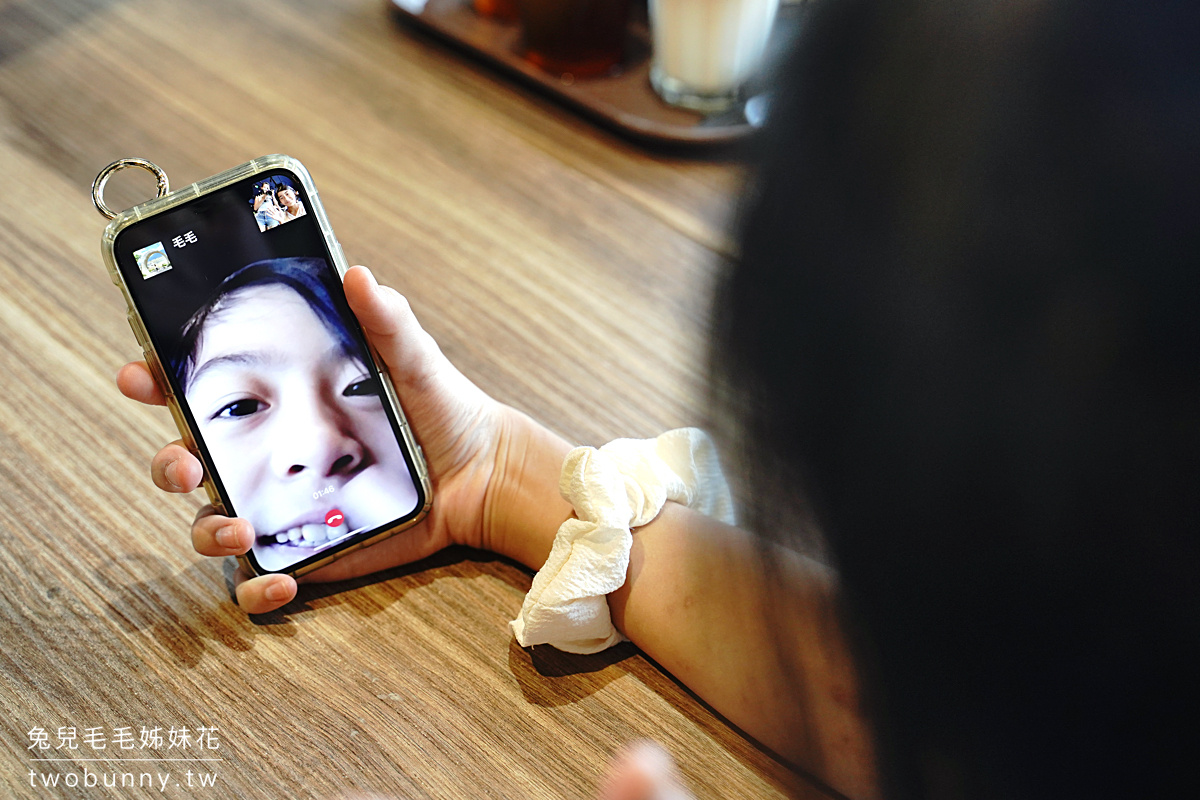 兒童手錶推薦》myFirst Fone R1s 4G 智慧兒童手錶~可拍照、定位、通訊、聽音樂，功能齊全又不影響孩子學習的兒童通學必備品 @兔兒毛毛姊妹花
