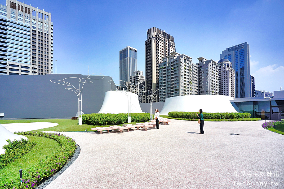 台中免費景點「臺中國家歌劇院」全球首座曲牆主題結構建築太美太好拍，還有質感餐廳可用餐 @兔兒毛毛姊妹花