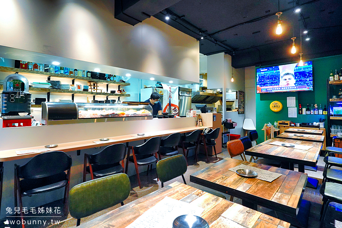 南京三民【浮誇海鮮丼飯專賣店】藏身南京公寓市場內的平價海鮮丼，直接給你半隻龍蝦!! @兔兒毛毛姊妹花