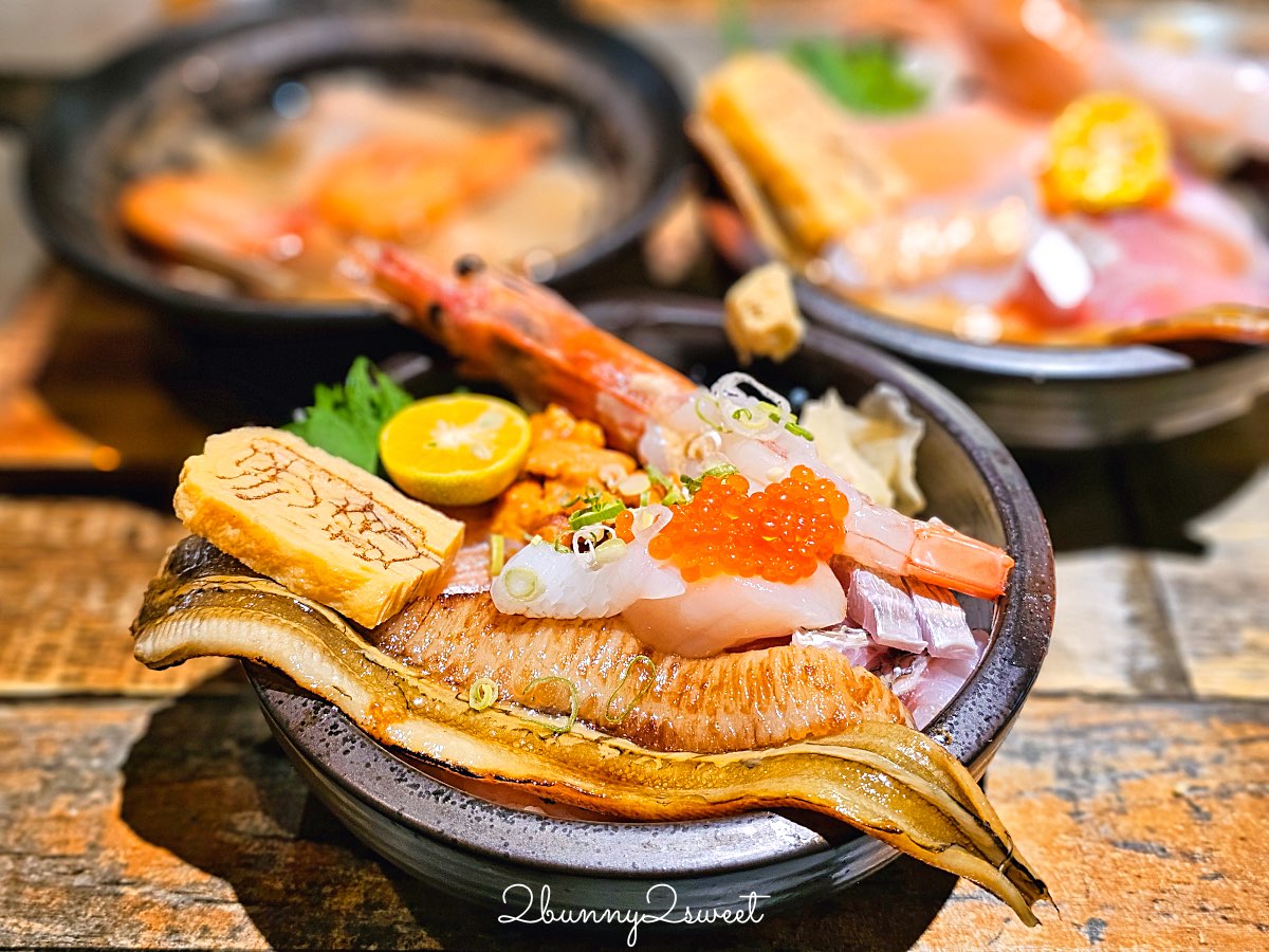 南京三民【浮誇海鮮丼飯專賣店】藏身南京公寓市場內的平價海鮮丼，直接給你半隻龍蝦!! @兔兒毛毛姊妹花