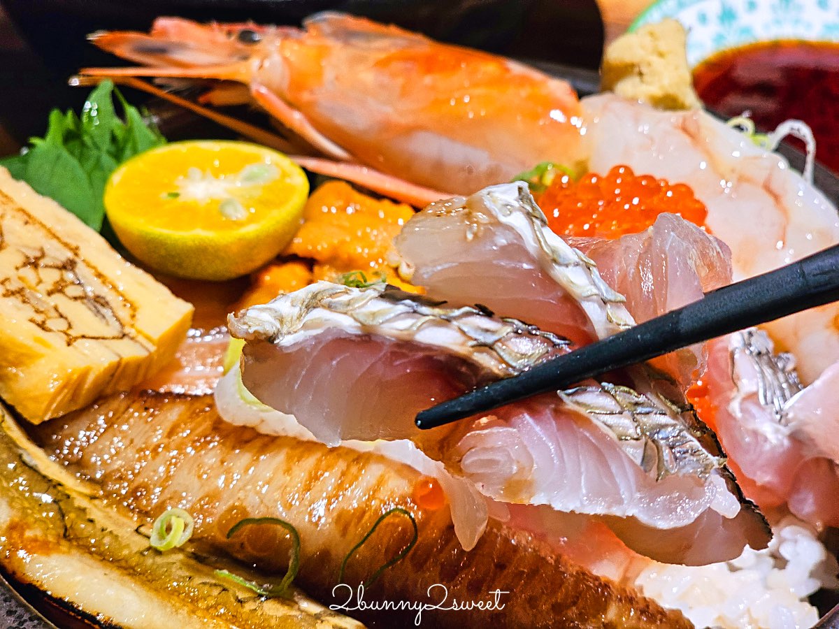 南京三民【浮誇海鮮丼飯專賣店】藏身南京公寓市場內的平價海鮮丼，直接給你半隻龍蝦!! @兔兒毛毛姊妹花