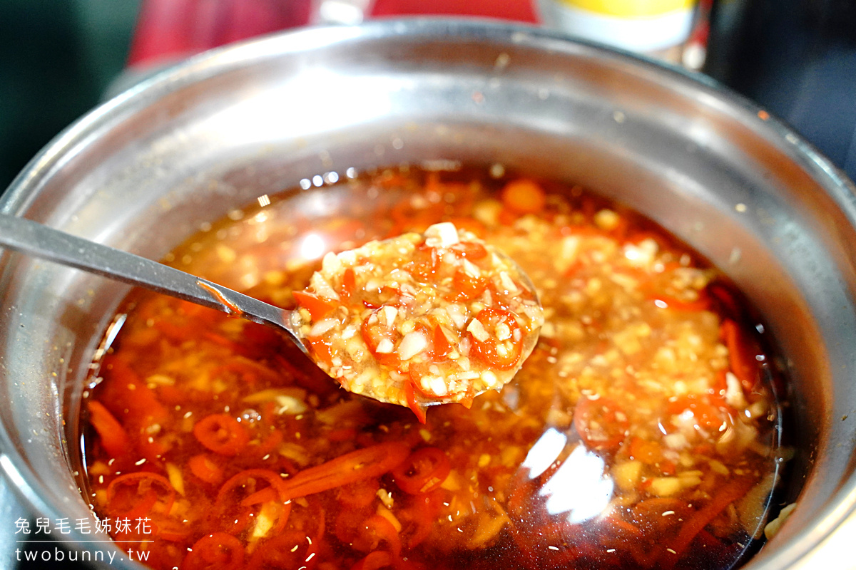 遼寧夜市美食》老牛牛肉肉燥飯~牛燥飯、蔥油雞飯都必點,一定要加爆漿荷包蛋!! @兔兒毛毛姊妹花 遼寧夜市美食》老牛牛肉肉燥飯~牛燥飯、蔥油雞飯都必點,一定要加爆漿荷包蛋!! @兔兒毛毛姊妹花