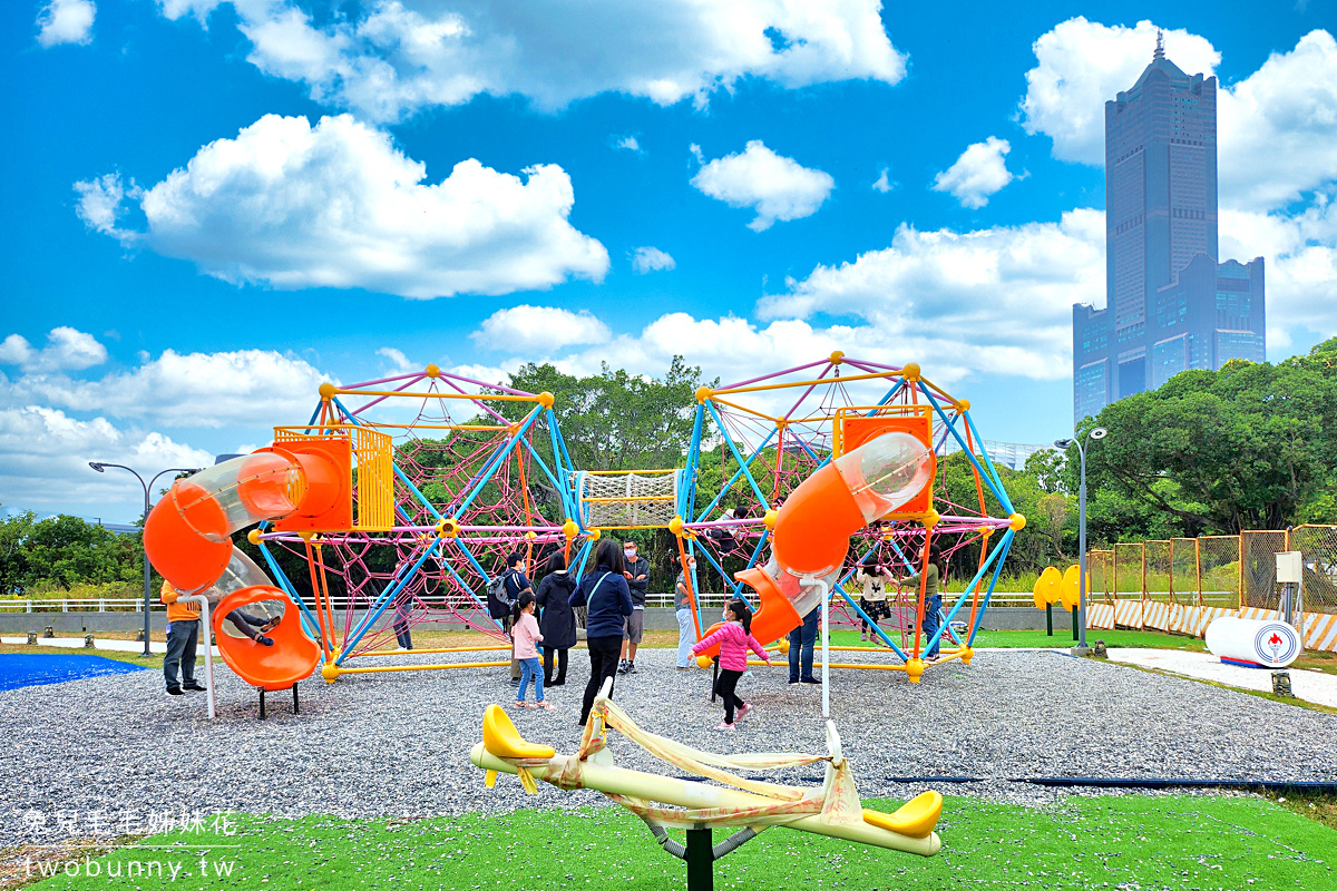 高雄特色公園》中油海洋天堂遊戲場～高雄港旁可以看大船入港的超威兒童遊戲場 @兔兒毛毛姊妹花