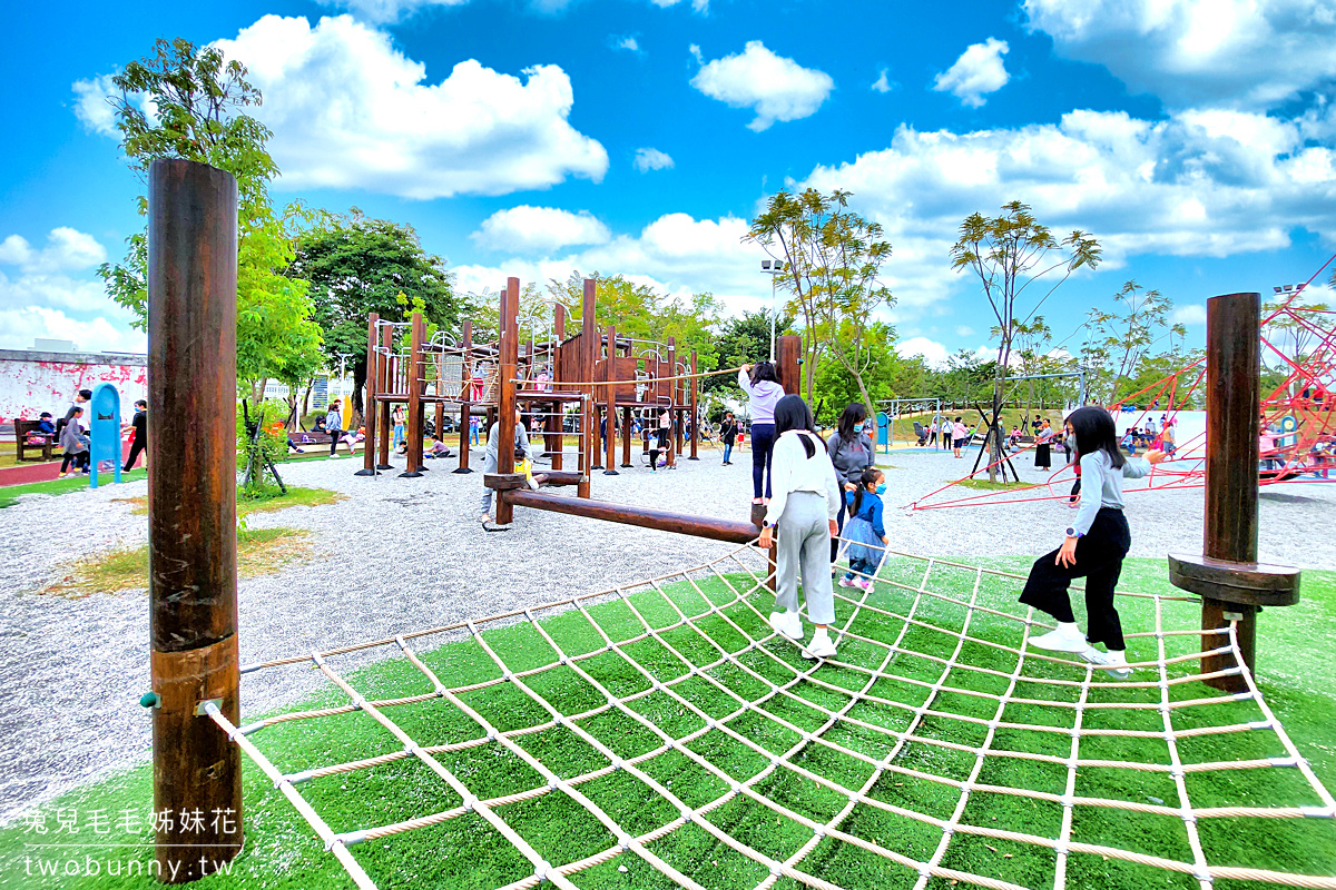 屏東特色公園》潮好玩幸福村～大沙坑、溜滑梯、攀爬塔、兒童版極限體能王，還有文創市集好好逛 @兔兒毛毛姊妹花