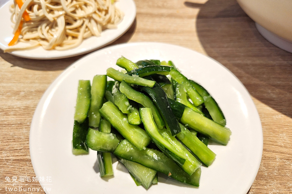 南京三民美食》蜀渝牛肉麵~藏身小巷的清甜系番茄牛肉麵，半筋半肉必點!! @兔兒毛毛姊妹花