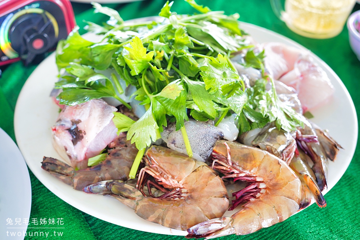 富國島美食 星星店 Con Sao Qu&aacute;n｜海星沙灘的海上屋海鮮餐廳，根本是網美餐廳 @兔兒毛毛姊妹花