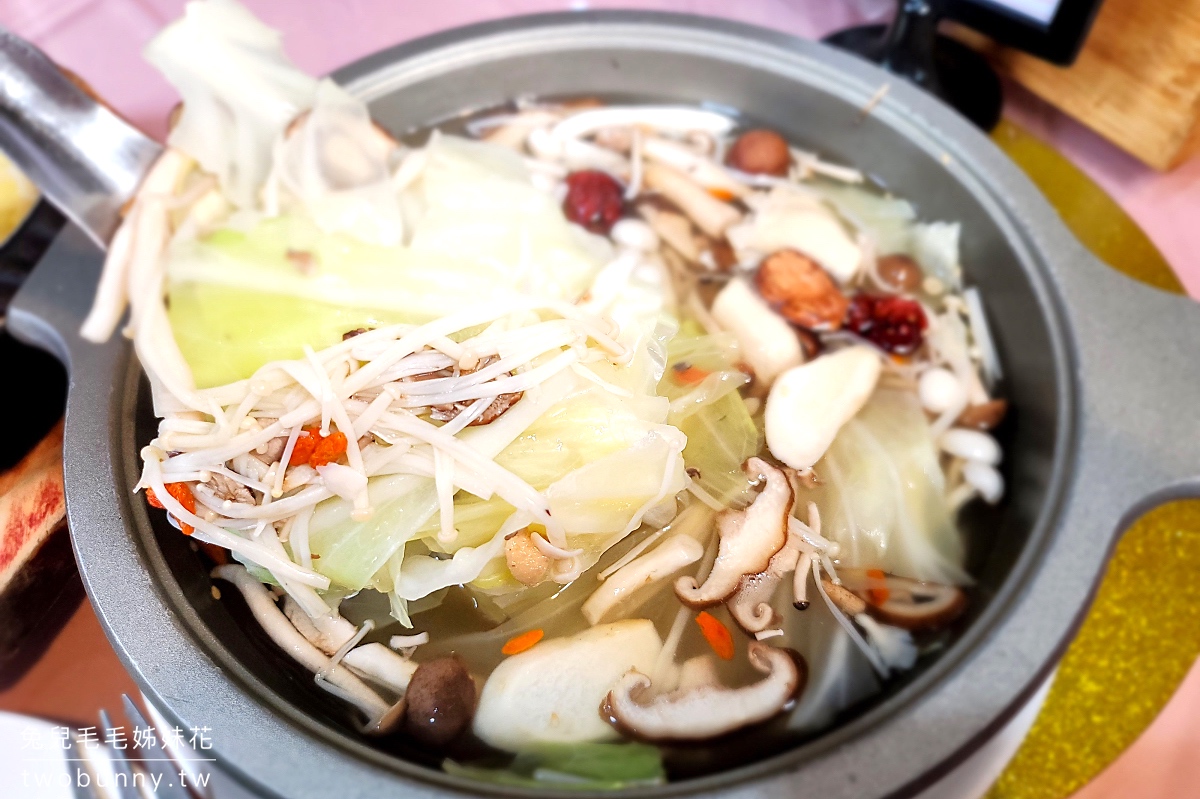 【龍莊烤乳豬庭園餐廳】台中大坑美食正宗手工炭火烤乳豬,外皮喀滋喀滋和餅乾一樣酥脆 @兔兒毛毛姊妹花 【龍莊烤乳豬庭園餐廳】台中大坑美食正宗手工炭火烤乳豬,外皮喀滋喀滋和餅乾一樣酥脆 @兔兒毛毛姊妹花