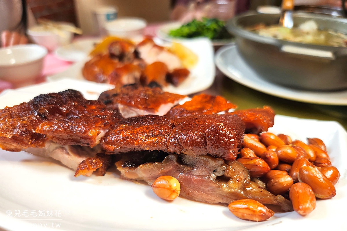 【龍莊烤乳豬庭園餐廳】台中大坑美食正宗手工炭火烤乳豬,外皮喀滋喀滋和餅乾一樣酥脆 @兔兒毛毛姊妹花 【龍莊烤乳豬庭園餐廳】台中大坑美食正宗手工炭火烤乳豬,外皮喀滋喀滋和餅乾一樣酥脆 @兔兒毛毛姊妹花