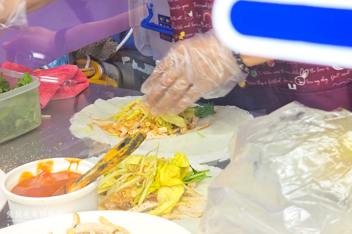 江子翠美食》源珍潤餅捲~料好實在銅板美食,超好吃板橋潤餅捲 @兔兒毛毛姊妹花 江子翠美食》源珍潤餅捲~料好實在銅板美食,超好吃板橋潤餅捲 @兔兒毛毛姊妹花