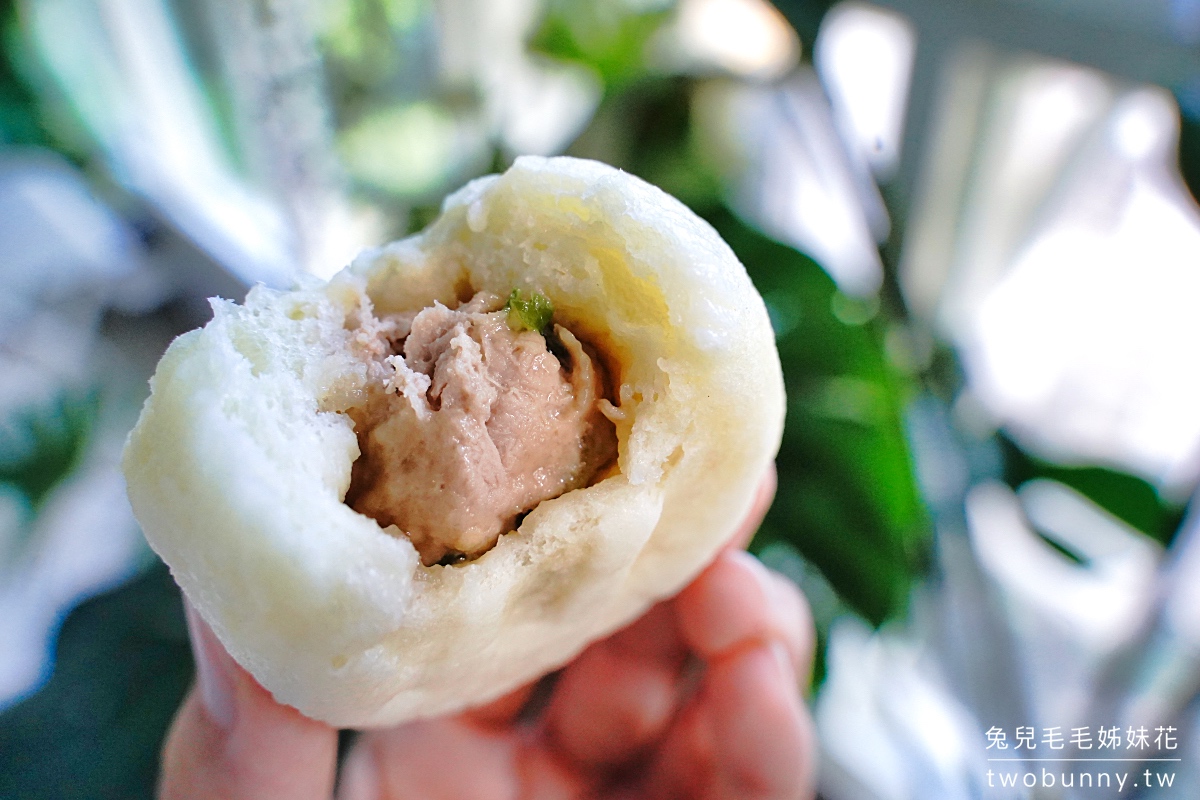 小巨蛋美食》龍城市場上海小籠包｜老麵發酵外皮香Q帶勁～根本小肉包!! @兔兒毛毛姊妹花