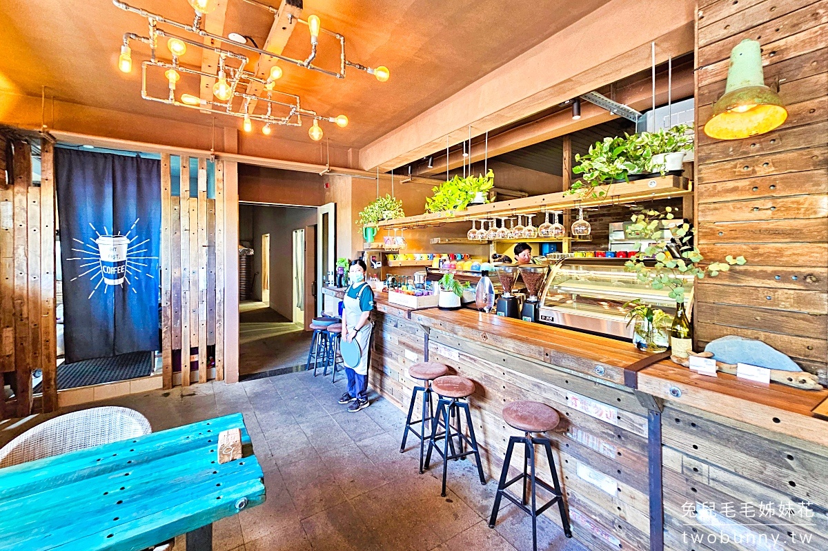【笑ㄟCaf&eacute;蘇澳店】宜蘭蘇澳海景咖啡廳推薦！情人灣第一排景觀、窯烤比薩必吃 @兔兒毛毛姊妹花