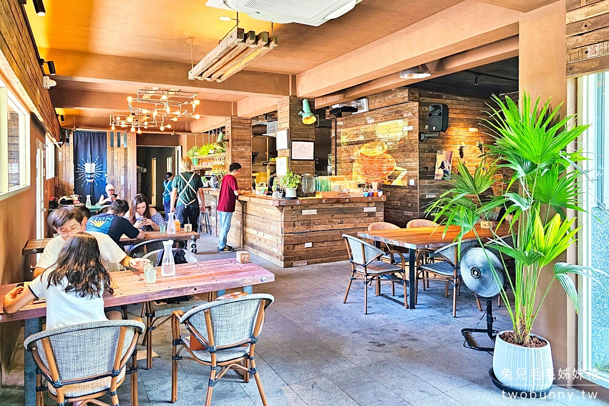 【笑ㄟCaf&eacute;蘇澳店】宜蘭蘇澳海景咖啡廳推薦！情人灣第一排景觀、窯烤比薩必吃 @兔兒毛毛姊妹花