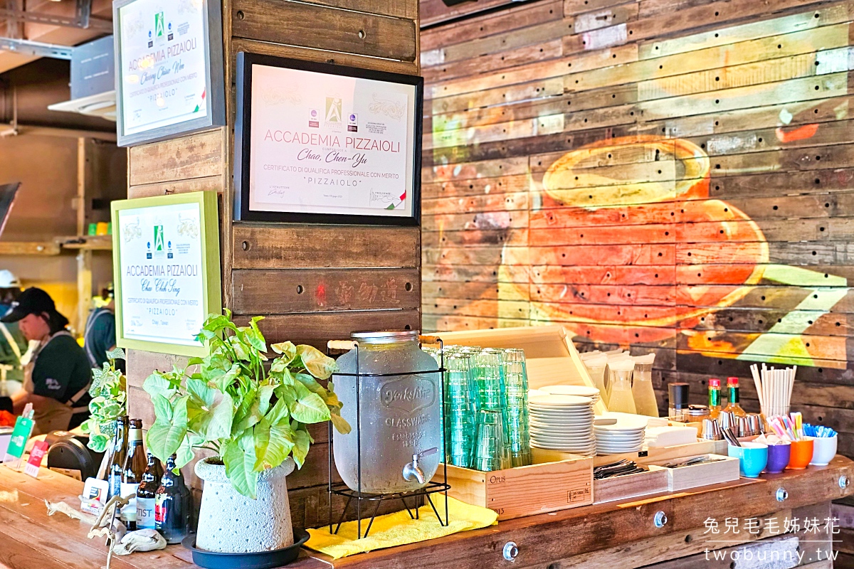 【笑ㄟCaf&eacute;蘇澳店】宜蘭蘇澳海景咖啡廳推薦！情人灣第一排景觀、窯烤比薩必吃 @兔兒毛毛姊妹花