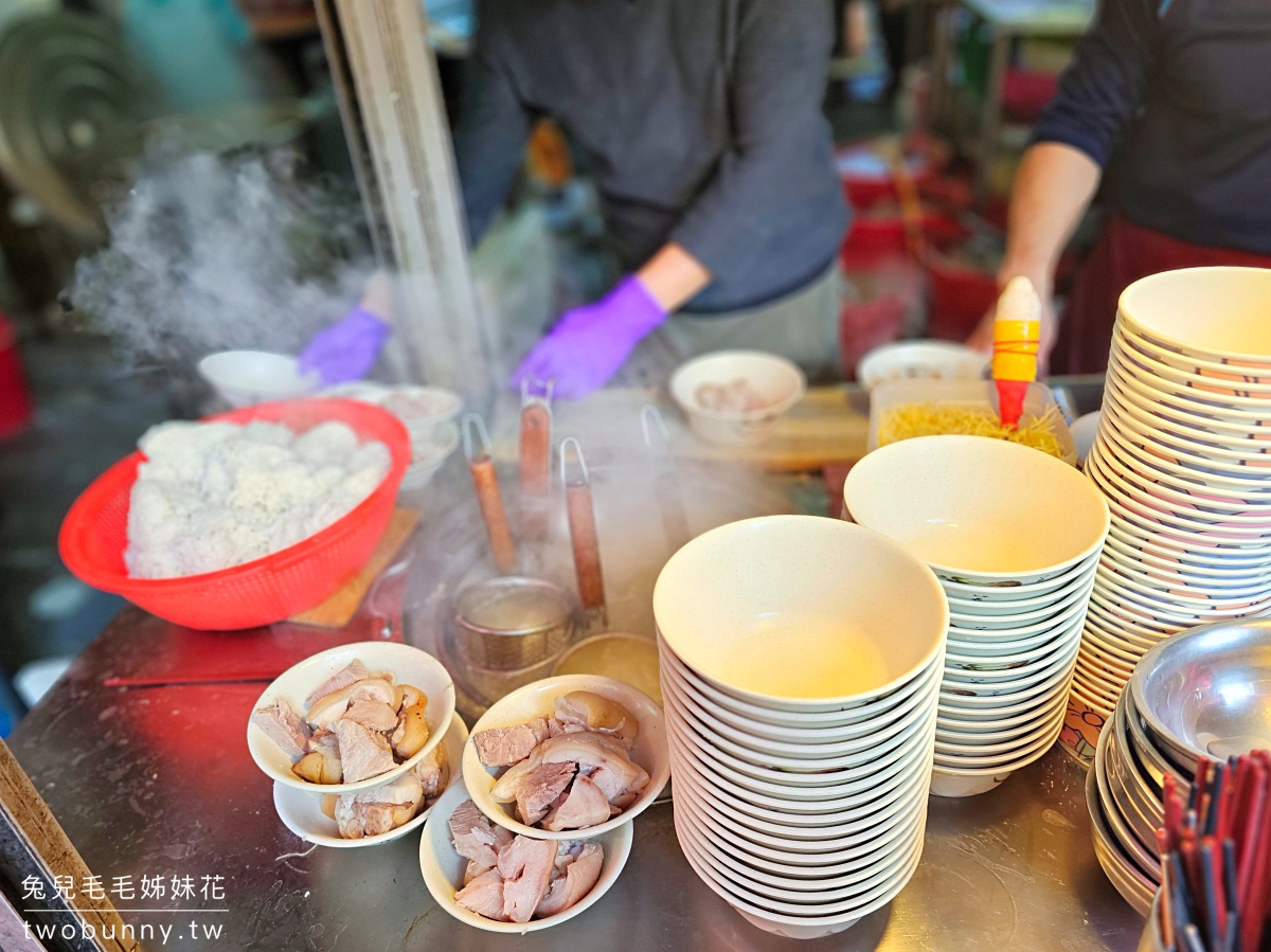 大稻埕美食【許仔豬腳麵線】慈聖宮美食街必吃50年白煮豬腳湯老店，大橋頭廟口美食 @兔兒毛毛姊妹花