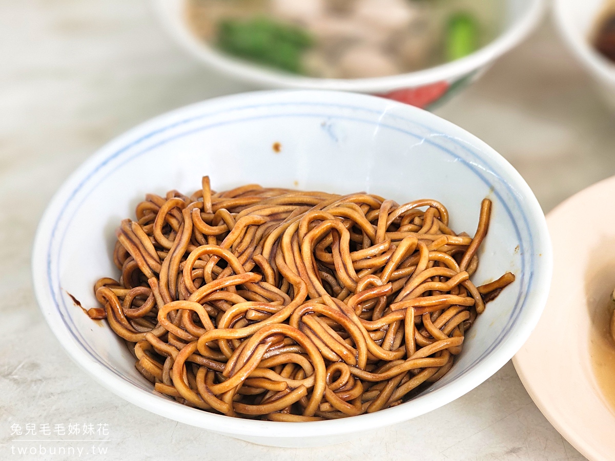 沙巴美食【金沙園生肉麵】亞庇加雅街必吃老字號豬雜湯,配個乾撈麵、三酸汁超滿足 @兔兒毛毛姊妹花 沙巴美食【金沙園生肉麵】亞庇加雅街必吃老字號豬雜湯,配個乾撈麵、三酸汁超滿足 @兔兒毛毛姊妹花