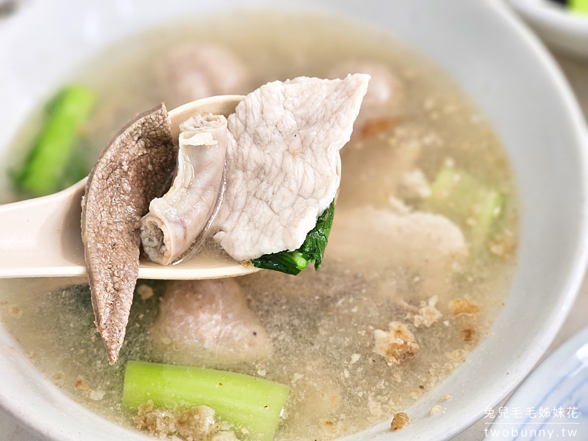 沙巴美食【金沙園生肉麵】亞庇加雅街必吃老字號豬雜湯,配個乾撈麵、三酸汁超滿足 @兔兒毛毛姊妹花 沙巴美食【金沙園生肉麵】亞庇加雅街必吃老字號豬雜湯,配個乾撈麵、三酸汁超滿足 @兔兒毛毛姊妹花