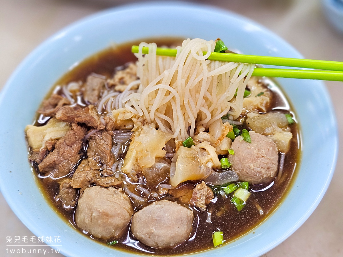 沙巴美食【怡豐茶室】Kedai Kopi Yee Fung～亞庇加雅街必吃叻沙王，大推怡豐牛雜 @兔兒毛毛姊妹花