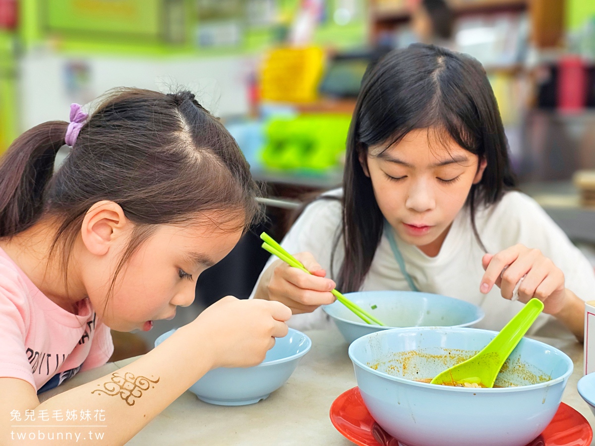 沙巴美食【怡豐茶室】Kedai Kopi Yee Fung～亞庇加雅街必吃叻沙王，大推怡豐牛雜 @兔兒毛毛姊妹花