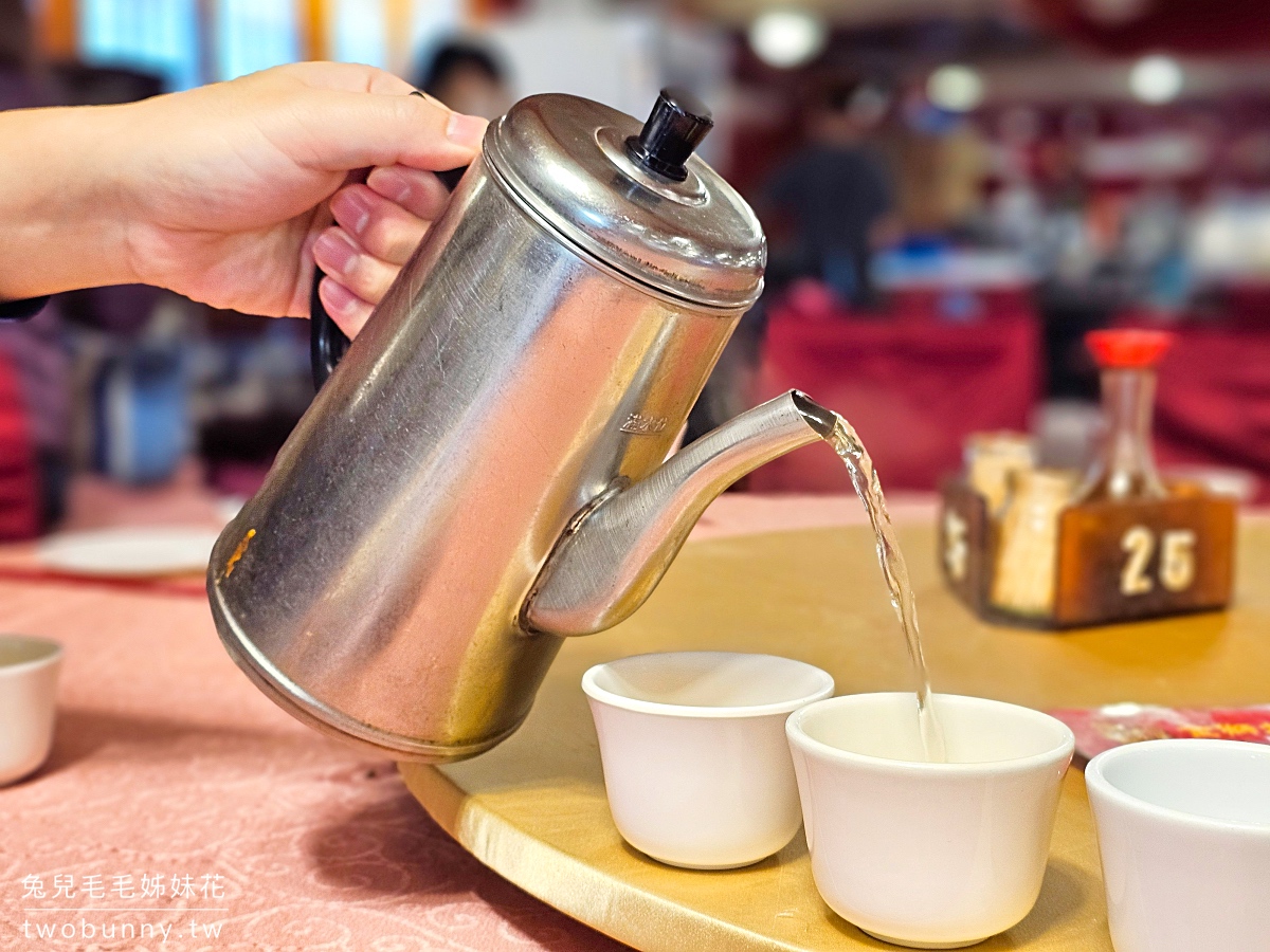 金獅樓｜萬華西門町老字號港式推車飲茶，假日人多到要起身搶食實在誇張 @兔兒毛毛姊妹花