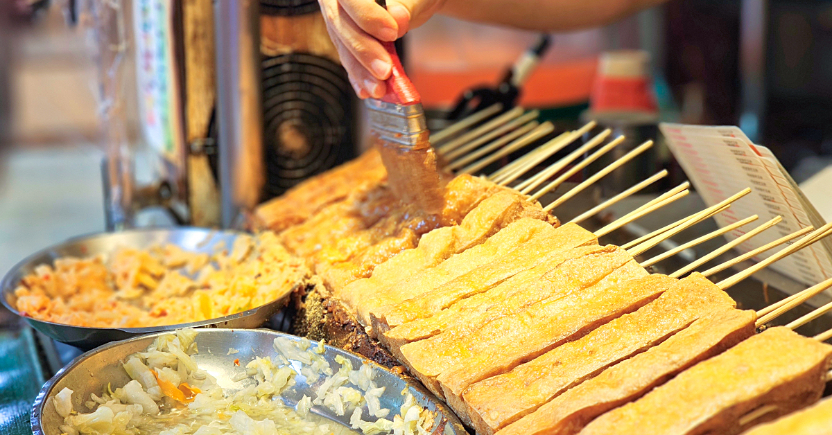 深坑老街美食推薦｜金大鼎香豆腐：炭烤串燒超爆汁，加泡菜超對味 @兔兒毛毛姊妹花